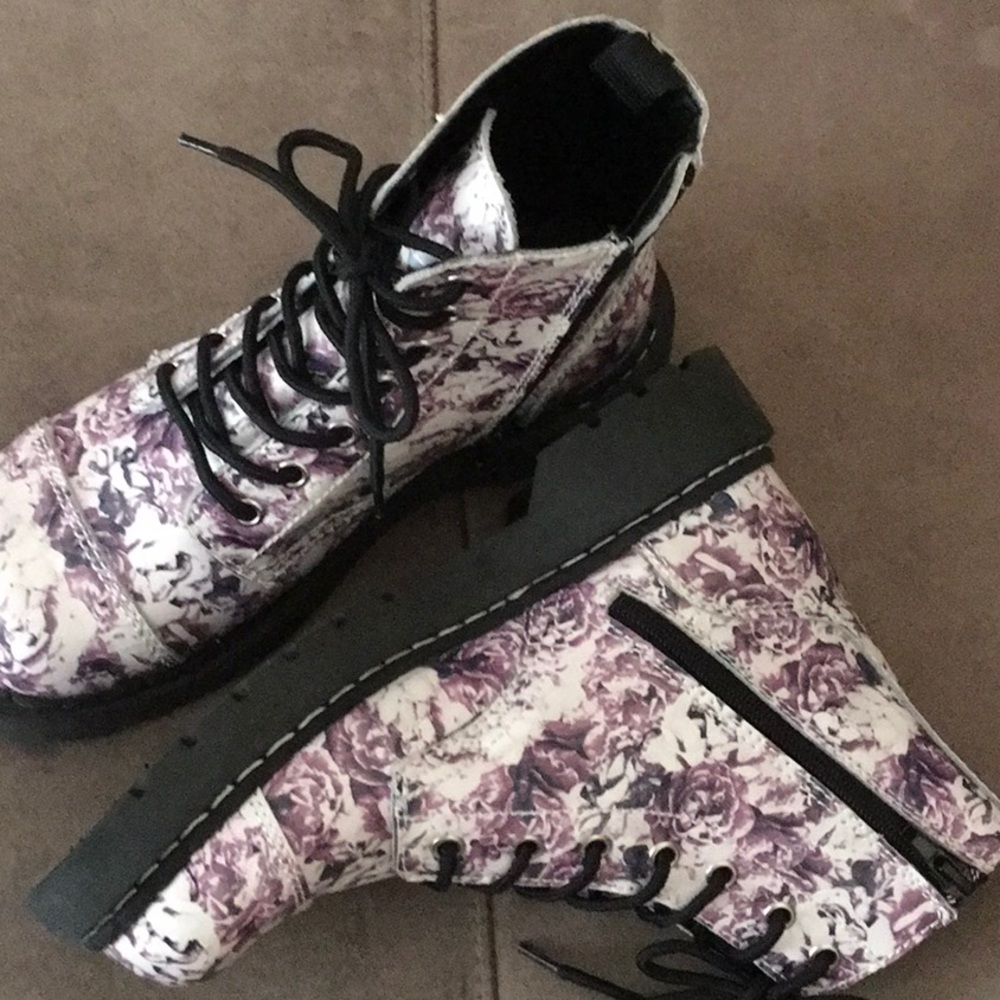 NWOT Anarchic by T.U.K white & purple floral boots